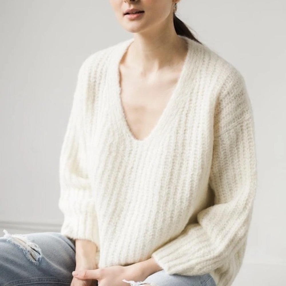 Bare Knitwear Layer V - NWT - XS/S
